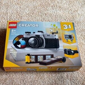 Lego Creator Retro Camera Set - Black, White & Yellow Accent